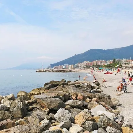 Appartement Sleeps 6 Air Con Wifi Loano