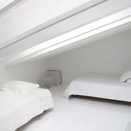 Sleeps 6 Air Con Wifi
