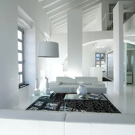 Sleeps 6 Air Con Wifi Apartment *